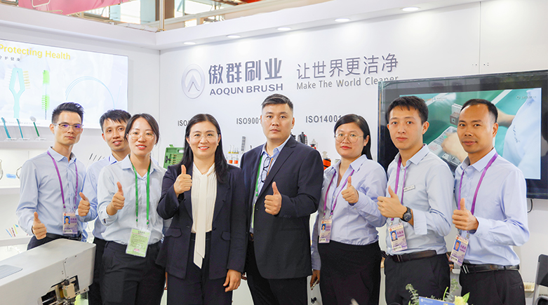 20年條刷行業(yè)經(jīng)驗(yàn)團(tuán)隊(duì)，為您提供專業(yè)毛刷條定制方案